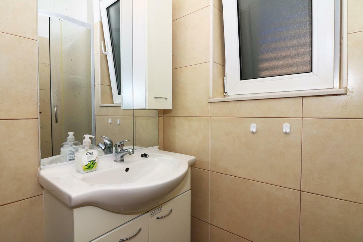 G.Bakovic Apartment Jezera Exterior photo
